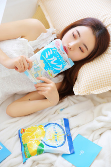日系女生图片裸妆